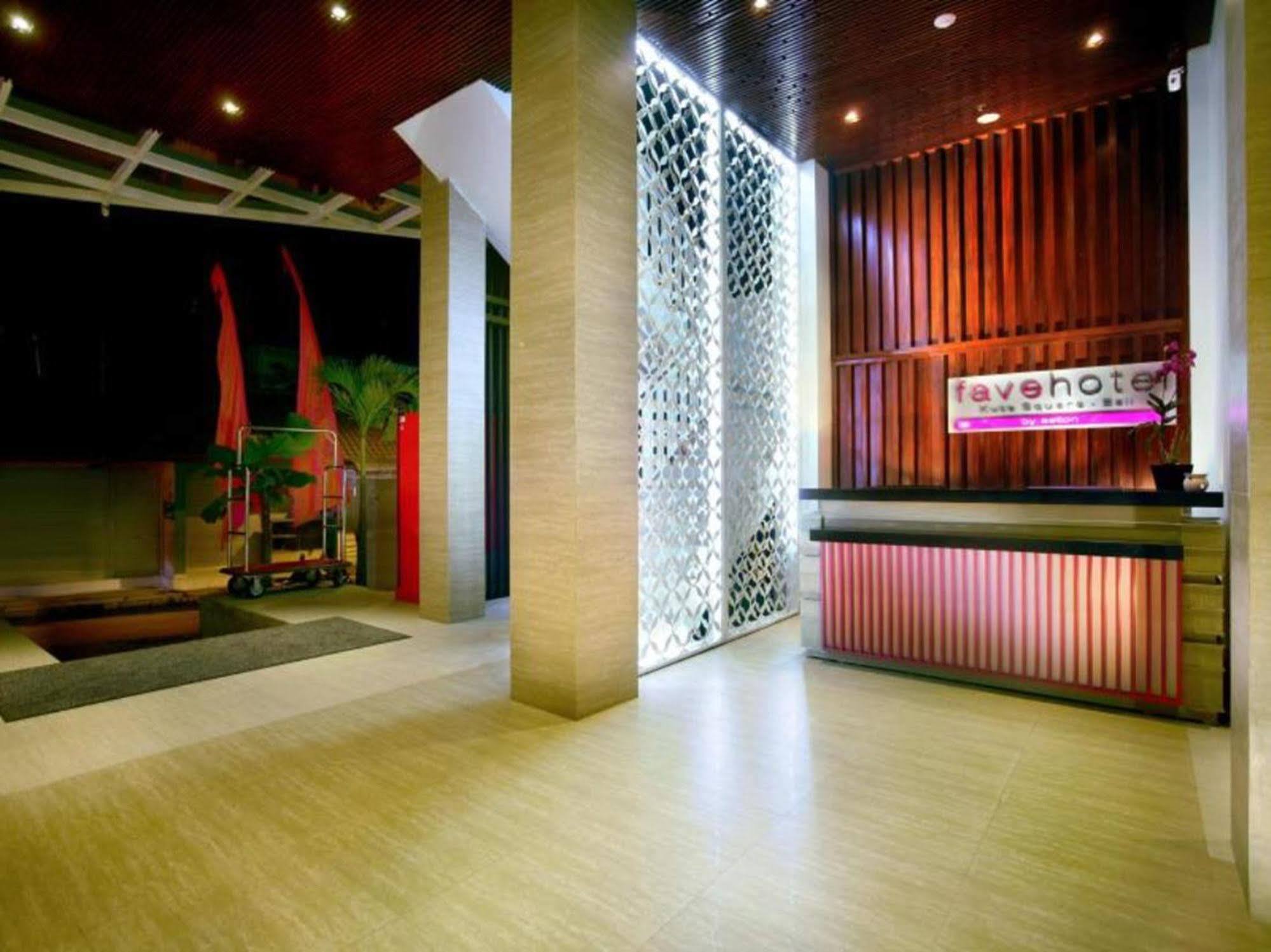 Favehotel Kuta Square Buitenkant foto